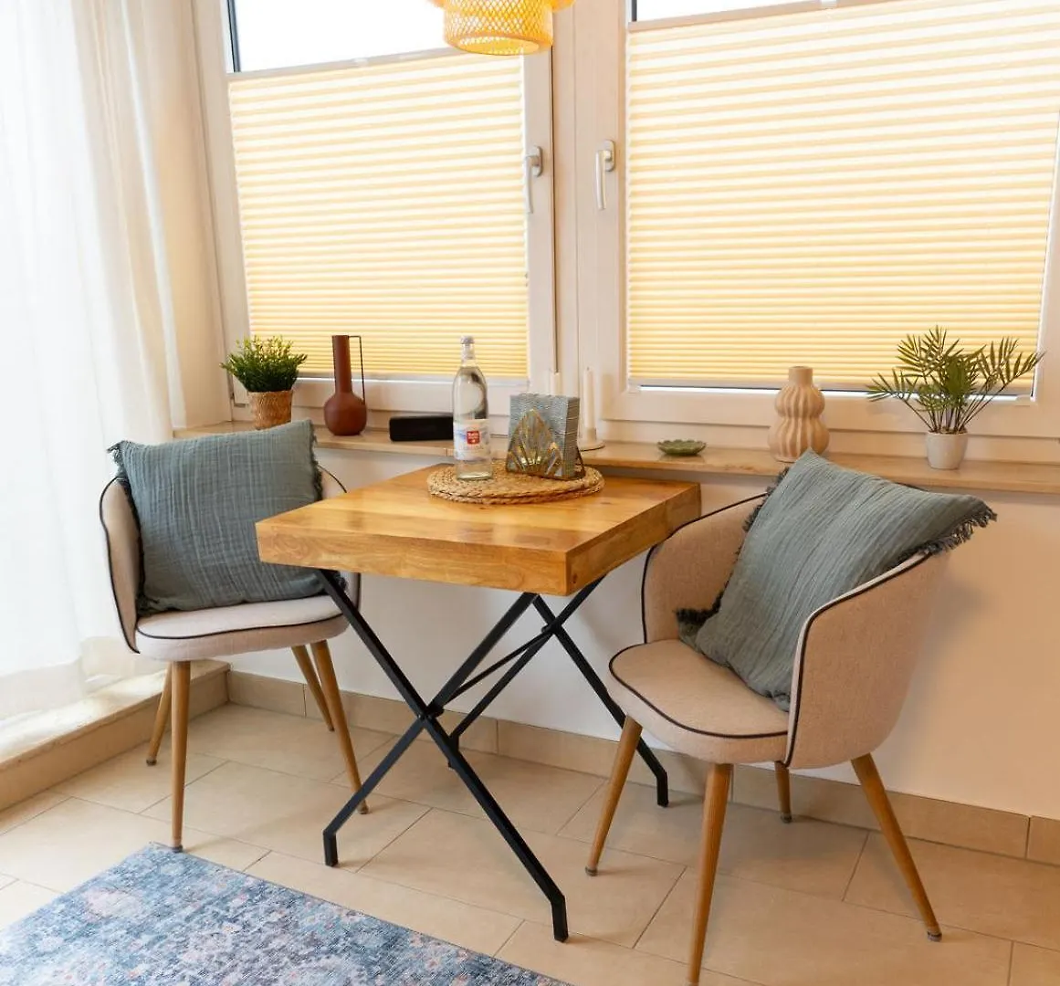 Sunset Oasis - Terrasse, Freies Parken, Zentral, Naehe Bahnhof, Wlan Apartment Wurzburg 0*,  Germany